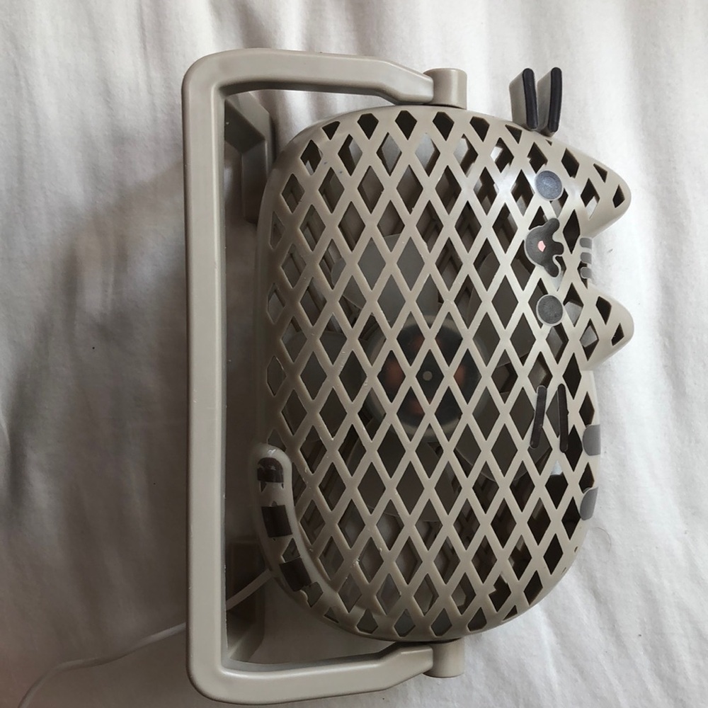 Pusheen desk fan